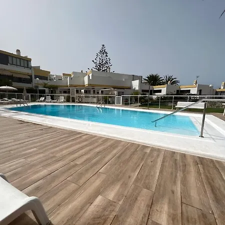 San Agustin,close To The With Pool ! Apartament